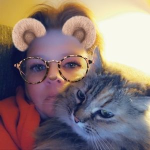 Meet your Posher, Leslie